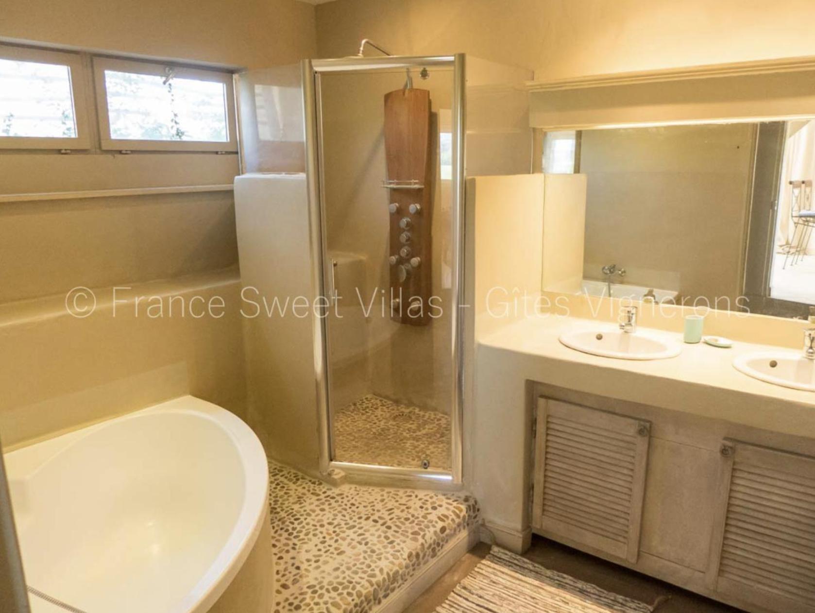 Suite Ou Chambre Privee A La Forge Des Cypres Loupia 외부 사진